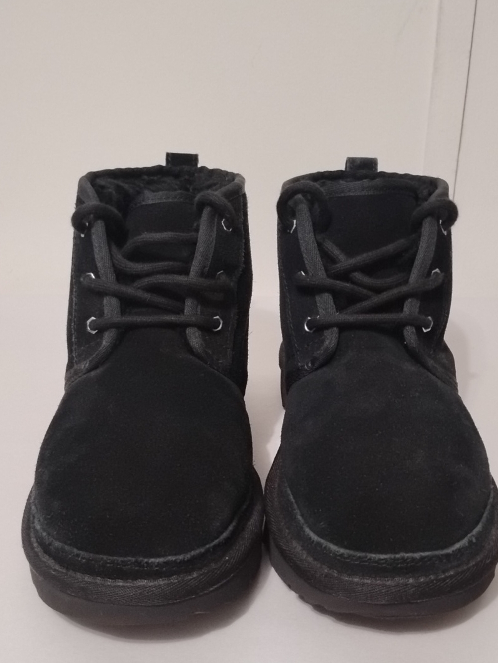 UGG Neumel 11 Big Kids 6 Black Suede Chukka Boots 1017320K